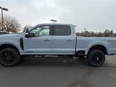 New 2026 Ford F250 Lariat w/ Black Appearance Package image 7