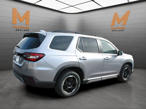 Certified 2025 Honda Pilot EX-L image 4