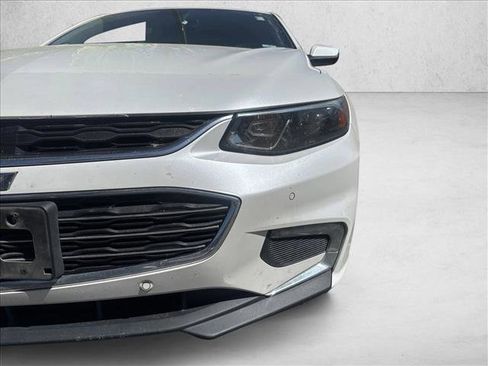 Used 2016 Chevrolet Malibu Premier w/ Driver Confidence Package II FWD image 11
