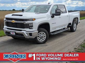 Used 2024 Chevrolet Silverado 2500 LT video 1