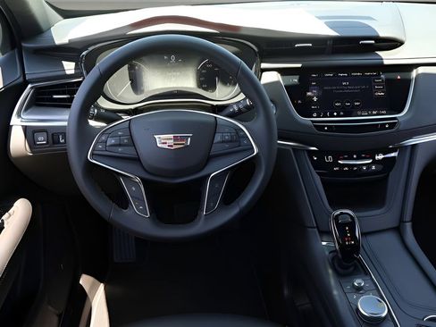 Certified 2026 Cadillac XT5 Luxury FWD image 16