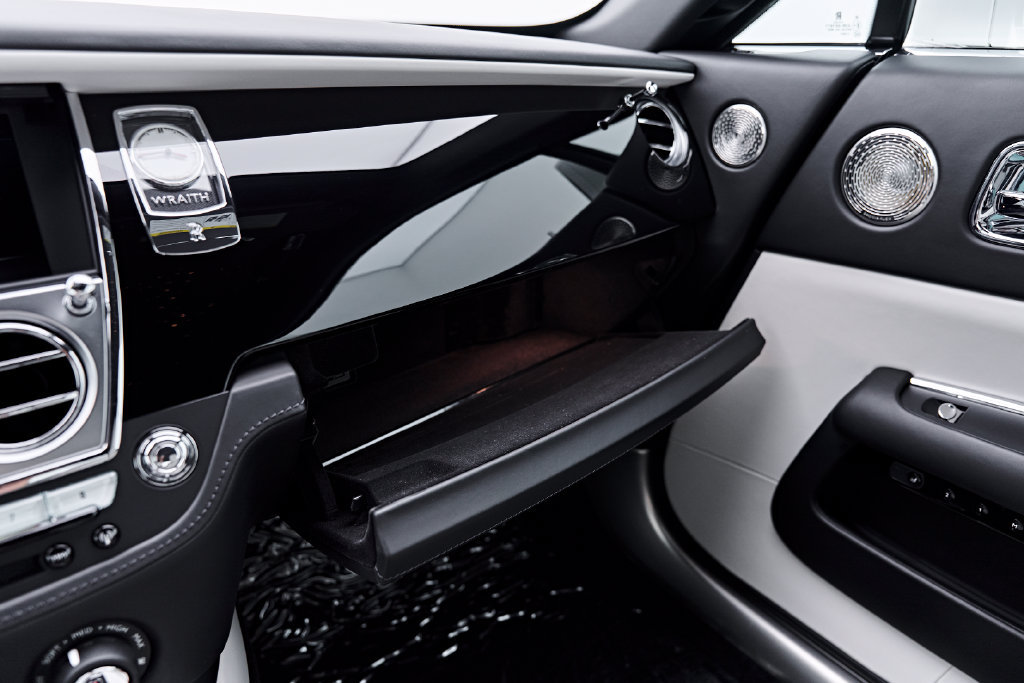 Used 2020 Rolls-Royce Wraith RWD image 81