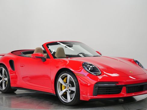 Used 2023 Porsche 911 Cabriolet AWD/4WD image 3