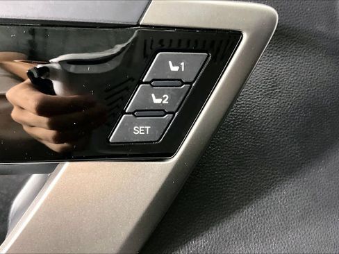 Used 2024 Toyota Tundra Limited image 35