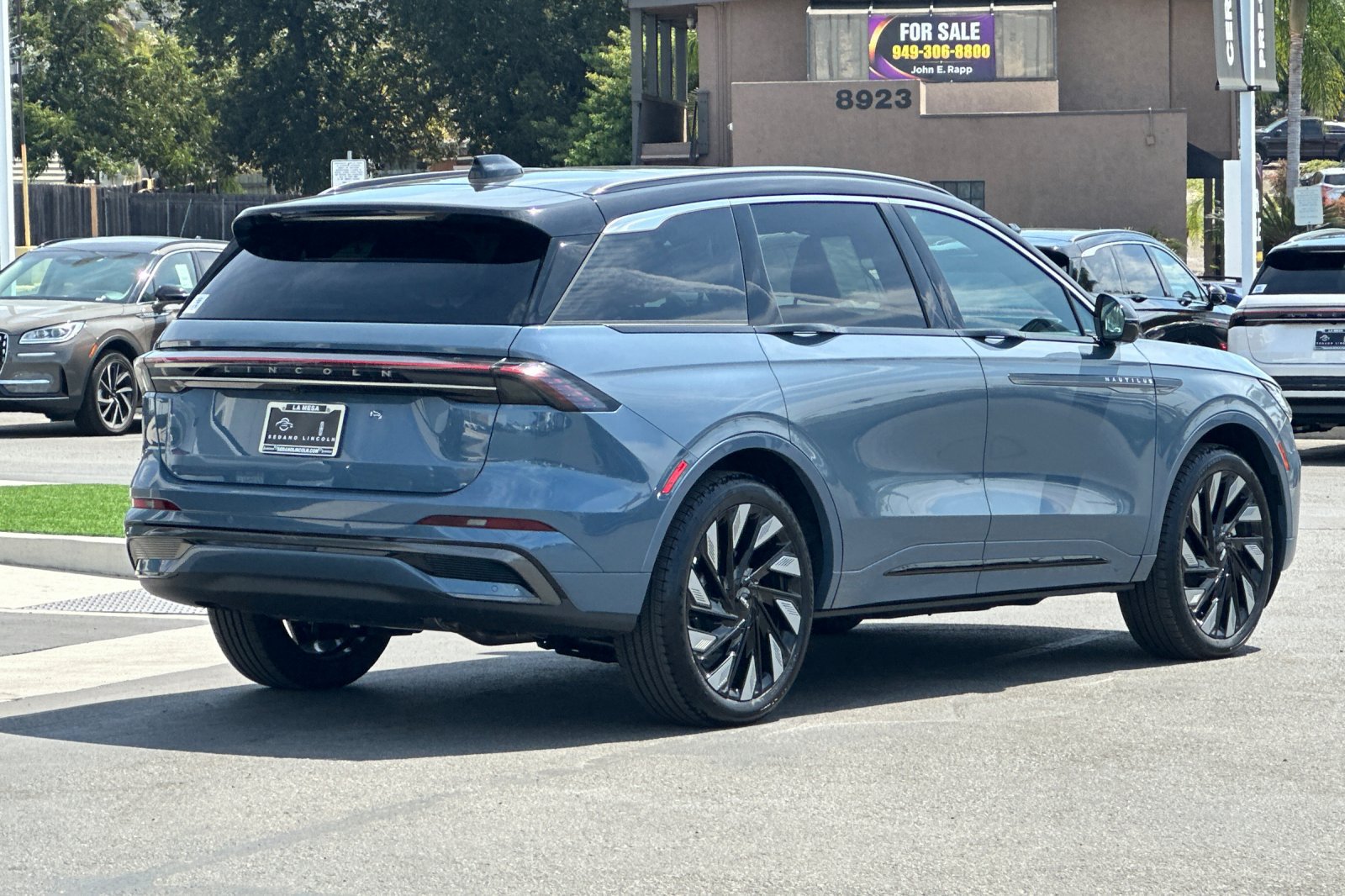 New 2026 Lincoln Nautilus Black Label w/ Jet Appearance Package AWD/4WD image 3