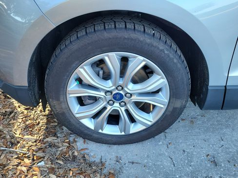 Used 2022 Ford Edge Titanium AWD/4WD image 5