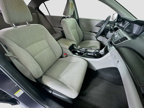 Used 2014 Honda Accord EX image 31