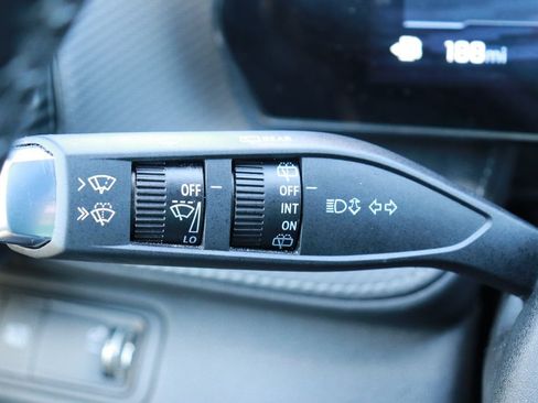 Used 2026 Chevrolet Equinox LT FWD image 24