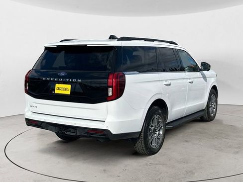 Certified 2025 Ford Expedition Active AWD/4WD image 5
