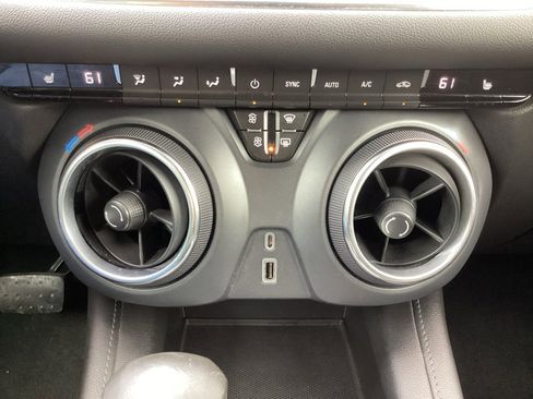 Used 2021 Chevrolet Blazer LT image 23