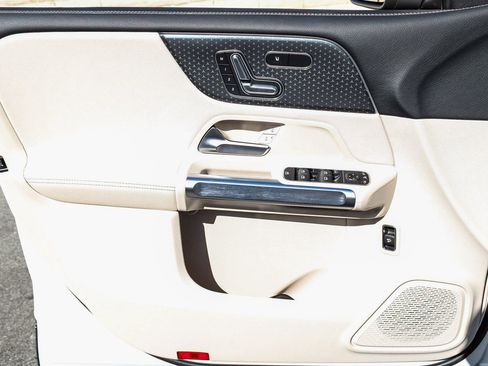 Certified 2025 Mercedes-Benz GLB 250 image 24