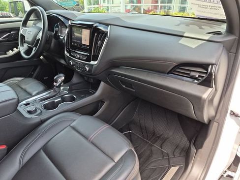 Used 2022 Chevrolet Traverse RS w/ LPO, Floor Liner Package AWD/4WD image 32