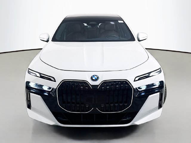 Used 2025 BMW i7 eDrive50 w/ M Sport Package RWD image 2