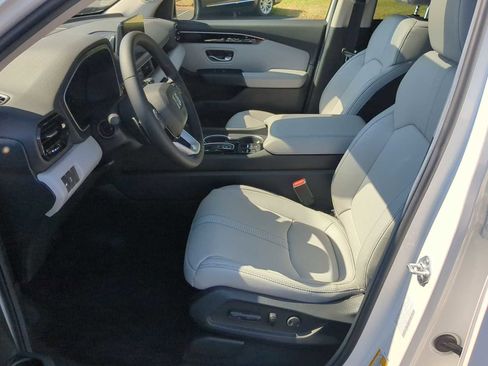 New 2025 Honda Pilot Touring image 14