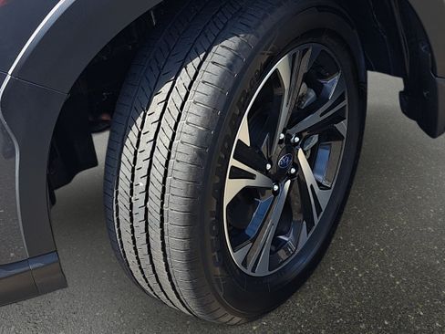 Used 2025 Subaru Crosstrek 2.5i Premium AWD/4WD image 30