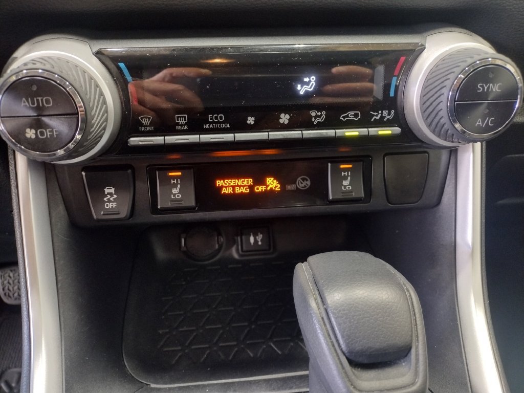 Used 2019 Toyota RAV4 XLE w/ Convenience Package AWD/4WD image 35