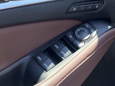Used 2021 Buick Enclave Avenir AWD/4WD image 31