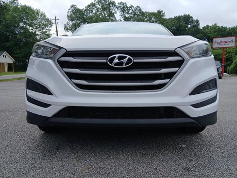 Used 2018 Hyundai Tucson SE FWD image 3