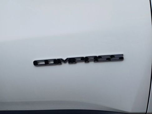 Used 2024 Jeep Compass Latitude AWD/4WD image 16