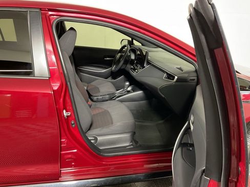 Used 2025 Toyota Corolla SE image 34