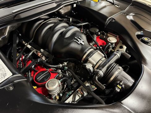 Used 2011 Maserati GranTurismo Convertible RWD image 49