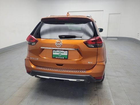 Used 2018 Nissan Rogue SV image 7