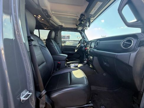 Used 2020 Jeep Gladiator Overland AWD/4WD image 23