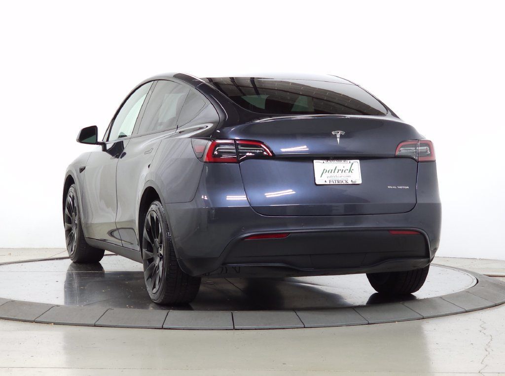 Used 2022 Tesla Model Y Long Range AWD/4WD image 5
