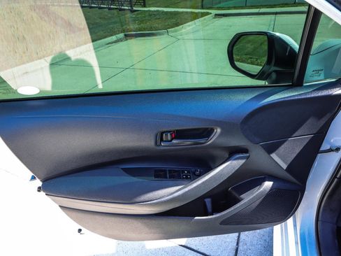 Used 2023 Toyota Corolla LE FWD image 32