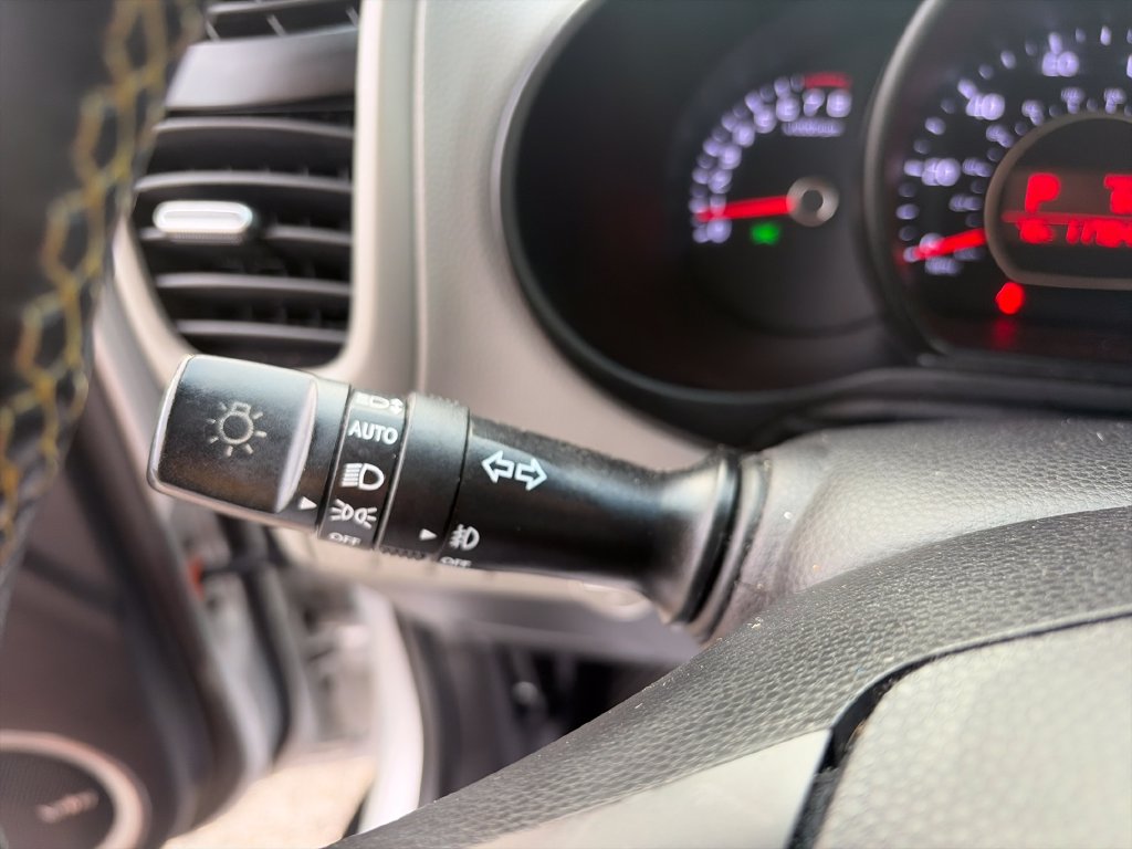 Used 2014 Kia Soul + w/ Primo Package FWD image 34
