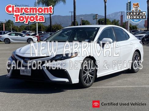Used 2023 Toyota Camry SE image 1