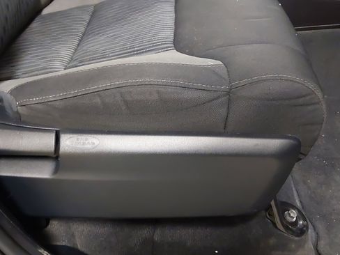 Used 2015 Toyota Tundra SR5 image 28