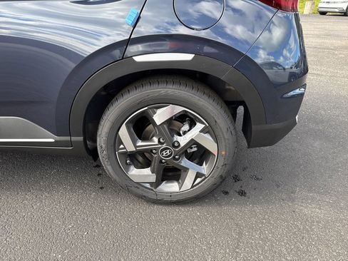 New 2025 Hyundai Venue Limited image 11