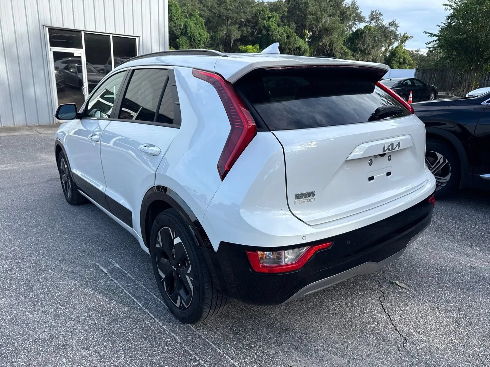 Used 2023 Kia Niro Wind w/ Wind Preserve Package FWD image 11