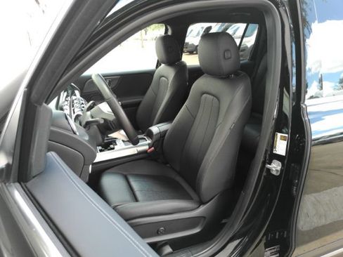 Used 2024 Mercedes-Benz GLB 250 w/ Driver Assistance Package image 6