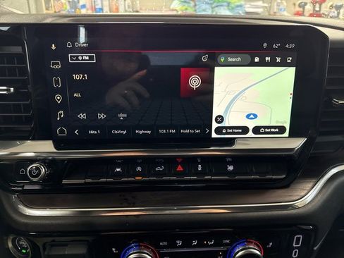 Used 2025 GMC Sierra 1500 SLT image 40