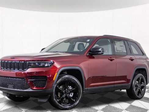 New 2025 Jeep Grand Cherokee Altitude image 2