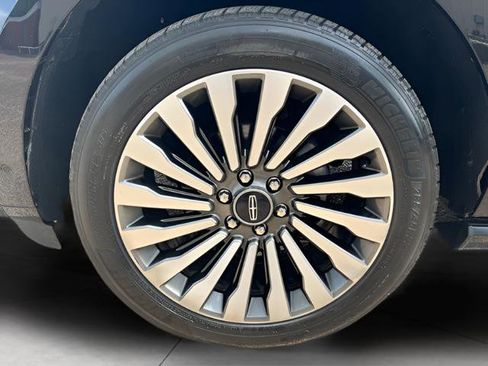 Used 2021 Lincoln Navigator L Reserve w/ Luxury Package AWD/4WD image 13