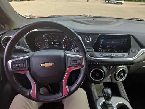 Used 2020 Chevrolet Blazer LT w/ Sound & Technology Package FWD image 13