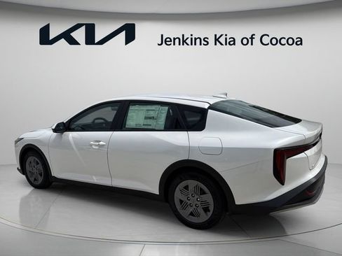 New 2026 Kia K4 FWD image 8