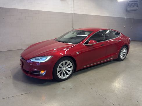 Used 2017 Tesla Model S P100D AWD/4WD image 3