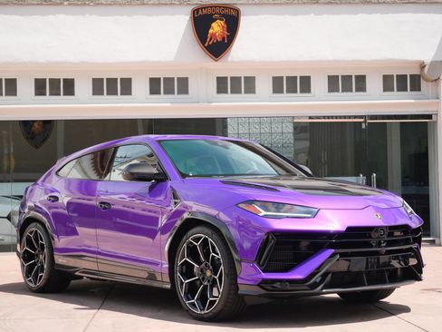 Used 2024 Lamborghini Urus Performante AWD/4WD image 1