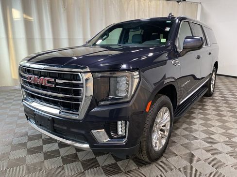 Used 2023 GMC Yukon XL SLT AWD/4WD image 3