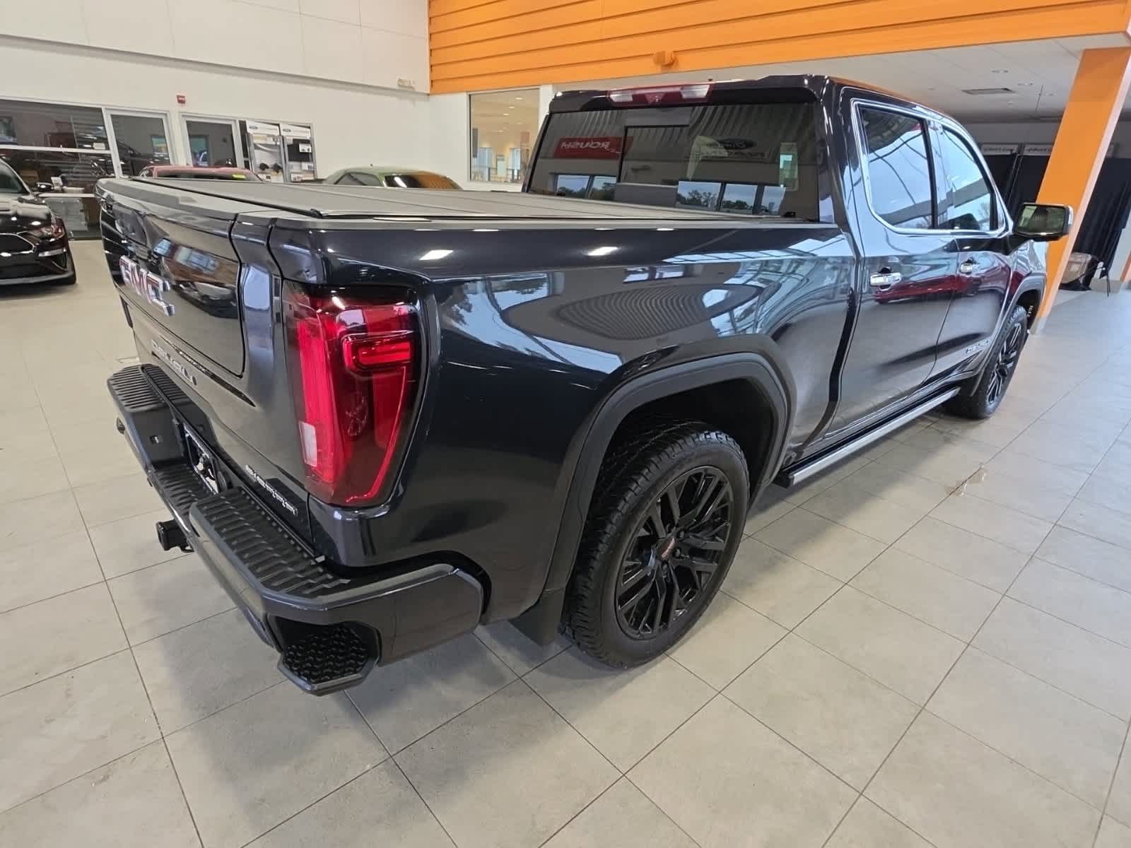 Used 2023 GMC Sierra 1500 Denali AWD/4WD image 9