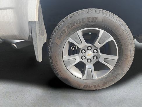 Used 2019 Chevrolet Colorado Z71 image 38