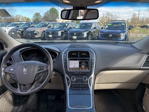 Used 2017 Lincoln MKX Reserve image 16