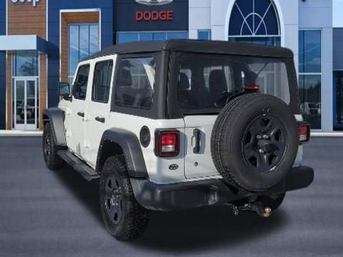 Used 2022 Jeep Wrangler Unlimited Sport image 3