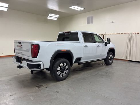 New 2026 GMC Sierra 2500 Denali w/ Denali Reserve Package image 8