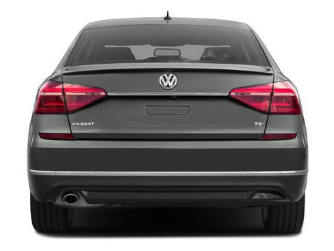 Used 2017 Volkswagen Passat 1.8T R-Line FWD image 5