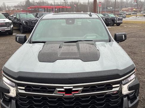 Used 2024 Chevrolet Silverado 1500 ZR2 w/ Technology Package image 16